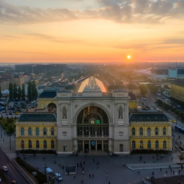 Budapest építészeti programja és alkotásai a Millenniumig 